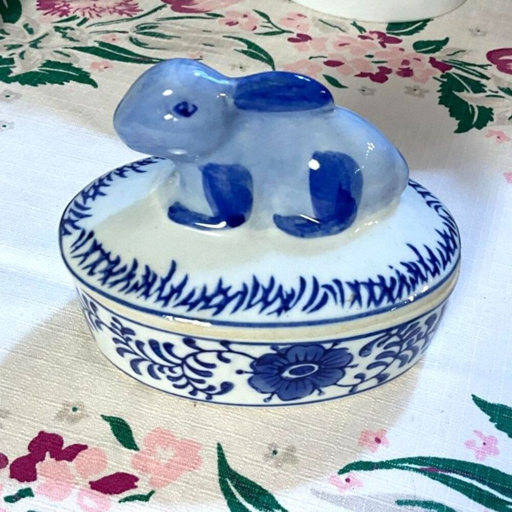 Vintage Rabbit on a Nest Porcelain box Seymour Mann China Blue Trinket box